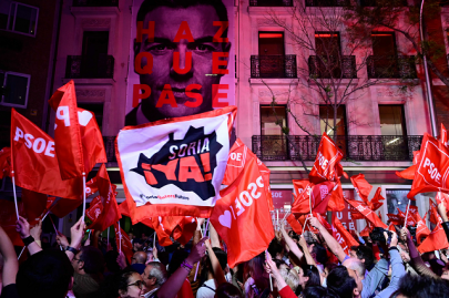 spanish pm s socialists win snap polls marked by far right gains