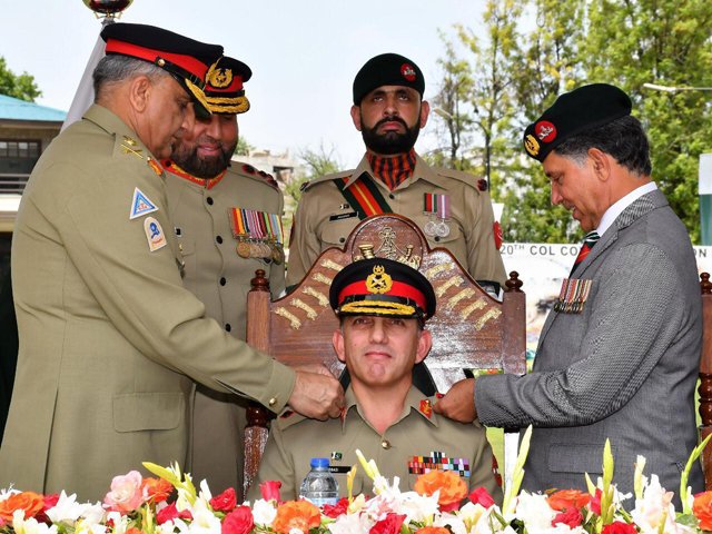 coas visits ff regiment photo ispr