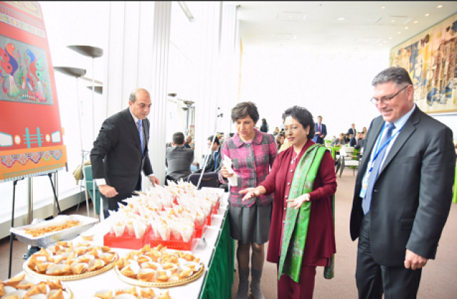 envoys of lebanon and bulgaria at pakistani food stall in un photo courtesy twitter lodhimaleeha envoys of lebanon and bulgaria at pakistani food stall in un photo courtesy twitter lodhimaleeha