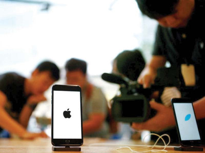 apple buybacks weigh on drive towards 1 trillion value apple buybacks weigh on drive towards 1 trillion value