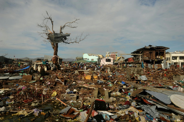 a storm surge was to blame for many of the 7 350 deaths in 2013 039 s super typhoon haiyan which saw a wall of water estimated to be 7 5 metres high more than 24 feet blast into coastal towns like tacloban photo afp a storm surge was to blame for many of the 7 350 deaths in 2013 039 s super typhoon haiyan which saw a wall of water estimated to be 7 5 metres high more than 24 feet blast into coastal towns like tacloban photo afp