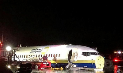 boeing plane skids into florida river in crash landing no fatalities boeing plane skids into florida river in crash landing no fatalities