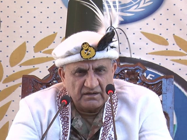 general qamar visits northern light infantryman battalion along the line of control ispr screengrab general qamar visits northern light infantryman battalion along the line of control ispr screengrab