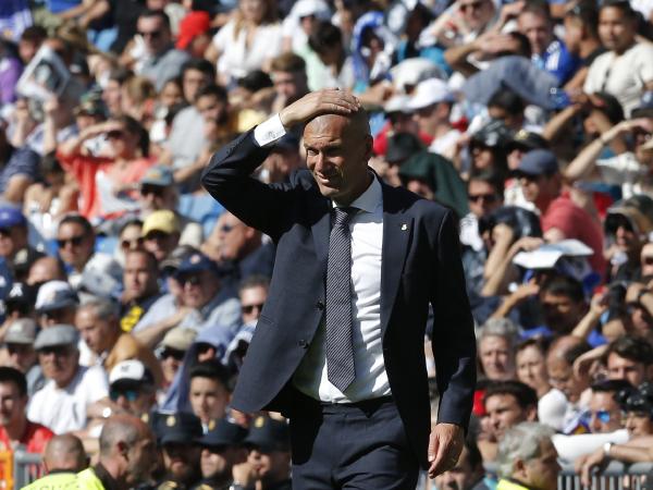 an angry zidane questioned the attitude of his players after last week 039 s 1 0 loss to rayo vallecano and reacted by making more changes with luka modric and gareth bale not even included in the squad photo afp