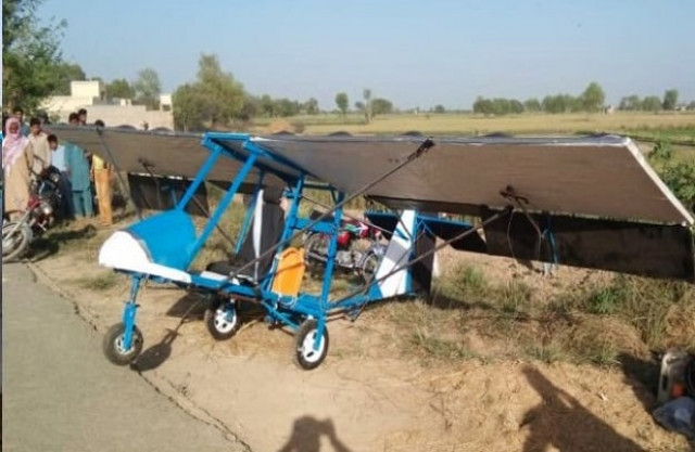 pakistan air force has also praised muhammad fayaz for building a 039 mini basic airplane 039 photo twitter