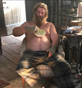 makers defend thor s pot belly in avengers endgame makers defend thor s pot belly in avengers endgame
