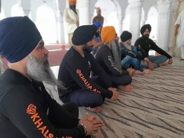 six member group from canada is touring world to spread guru s message of love peace and humanity photo express six member group from canada is touring world to spread guru s message of love peace and humanity photo express