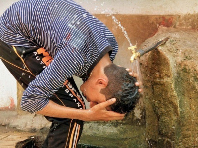 weather improves temperature falls in karachi