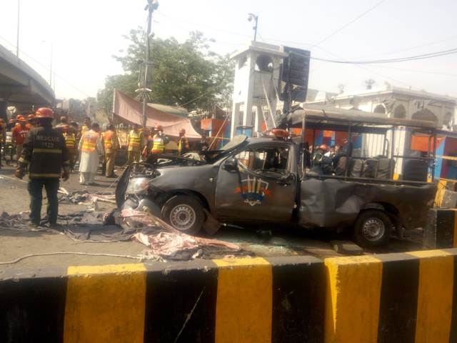 death toll of data darbar blast rises to 11