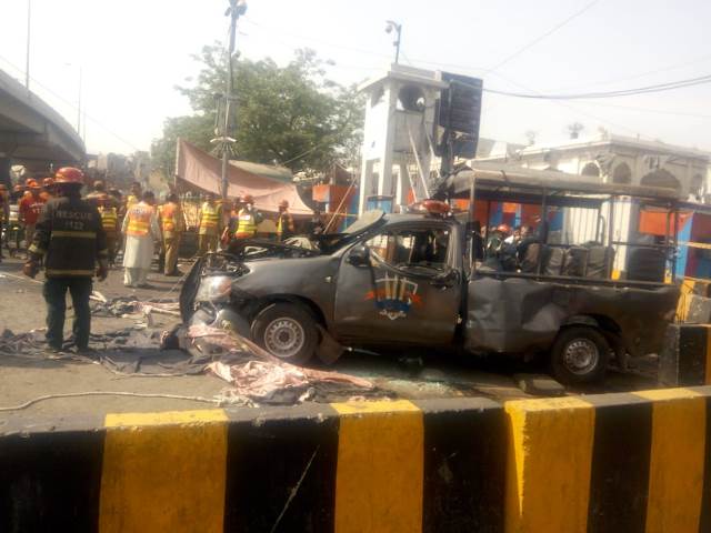 death toll of data darbar blast rises to 12