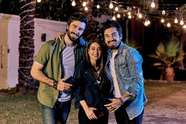 suno chanda cast captures hearty moments with the latest smartphone oppo f11 pro suno chanda cast captures hearty moments with the latest smartphone oppo f11 pro