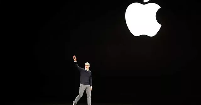 tim cook ceo of apple waves to attendees during an apple special event at the steve jobs theater in cupertino california us march 25 2019 photo reuters tim cook ceo of apple waves to attendees during an apple special event at the steve jobs theater in cupertino california us march 25 2019 photo reuters