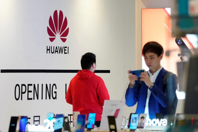 china slams us blacklisting of huawei as trade tensions rise china slams us blacklisting of huawei as trade tensions rise
