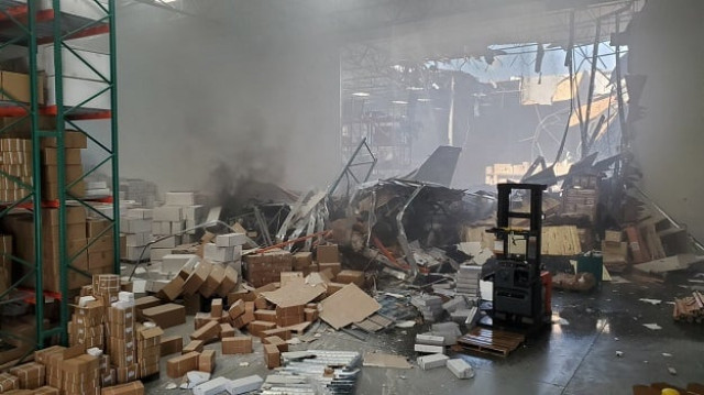 pilot ejected before f 16 jet crashed into warehouse just outside us air force base near los angeles photo twitter pilot ejected before f 16 jet crashed into warehouse just outside us air force base near los angeles photo twitter