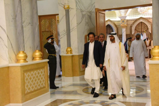 pm imran khan with abu dhabi crown prince sheikh mohammad bin zayed al nahyan during his uae visit photo file pm imran khan with abu dhabi crown prince sheikh mohammad bin zayed al nahyan during his uae visit photo file