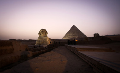 bomb blast hits tourist bus near egypt pyramids bomb blast hits tourist bus near egypt pyramids