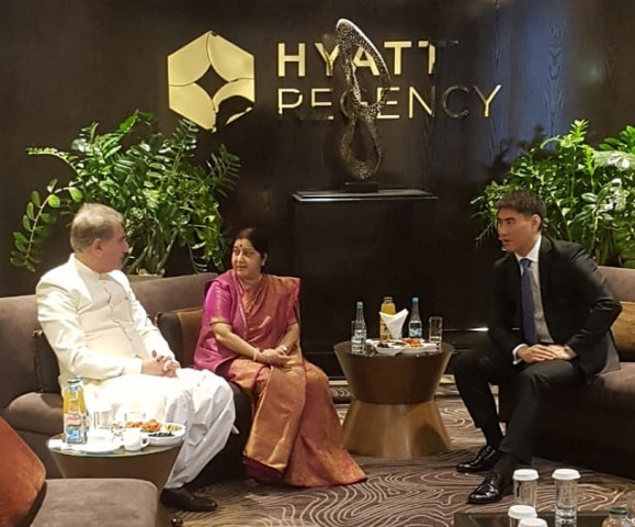 qureshi reiterates desire for peaceful resolution of all outstanding issues during the meeting photo express qureshi reiterates desire for peaceful resolution of all outstanding issues during the meeting photo express