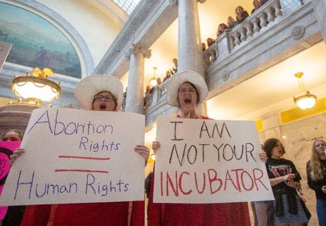 two women dressed as quot handmaids quot in salt lake city utah during a protest against a recent wave of anti abortion laws in more than a dozen us states photo afp two women dressed as quot handmaids quot in salt lake city utah during a protest against a recent wave of anti abortion laws in more than a dozen us states photo afp