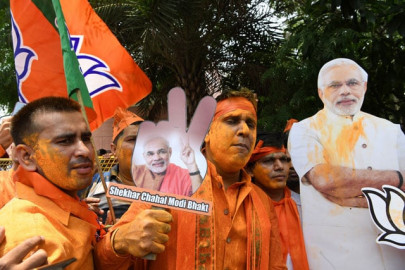 the lion returns modi fans paint the town saffron the lion returns modi fans paint the town saffron