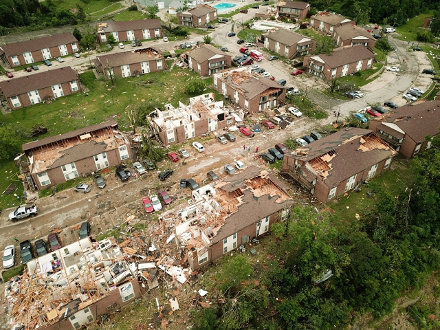 tornadoes kill three in central us region braces for more storms