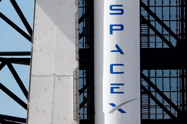 a spacex falcon 9 carrying the crew dragon spacecraft sits on launch pad 39a prior to the uncrewed test flight to the international space station from the kennedy space center in cape canaveral florida us march 1 2019 photo reuters a spacex falcon 9 carrying the crew dragon spacecraft sits on launch pad 39a prior to the uncrewed test flight to the international space station from the kennedy space center in cape canaveral florida us march 1 2019 photo reuters