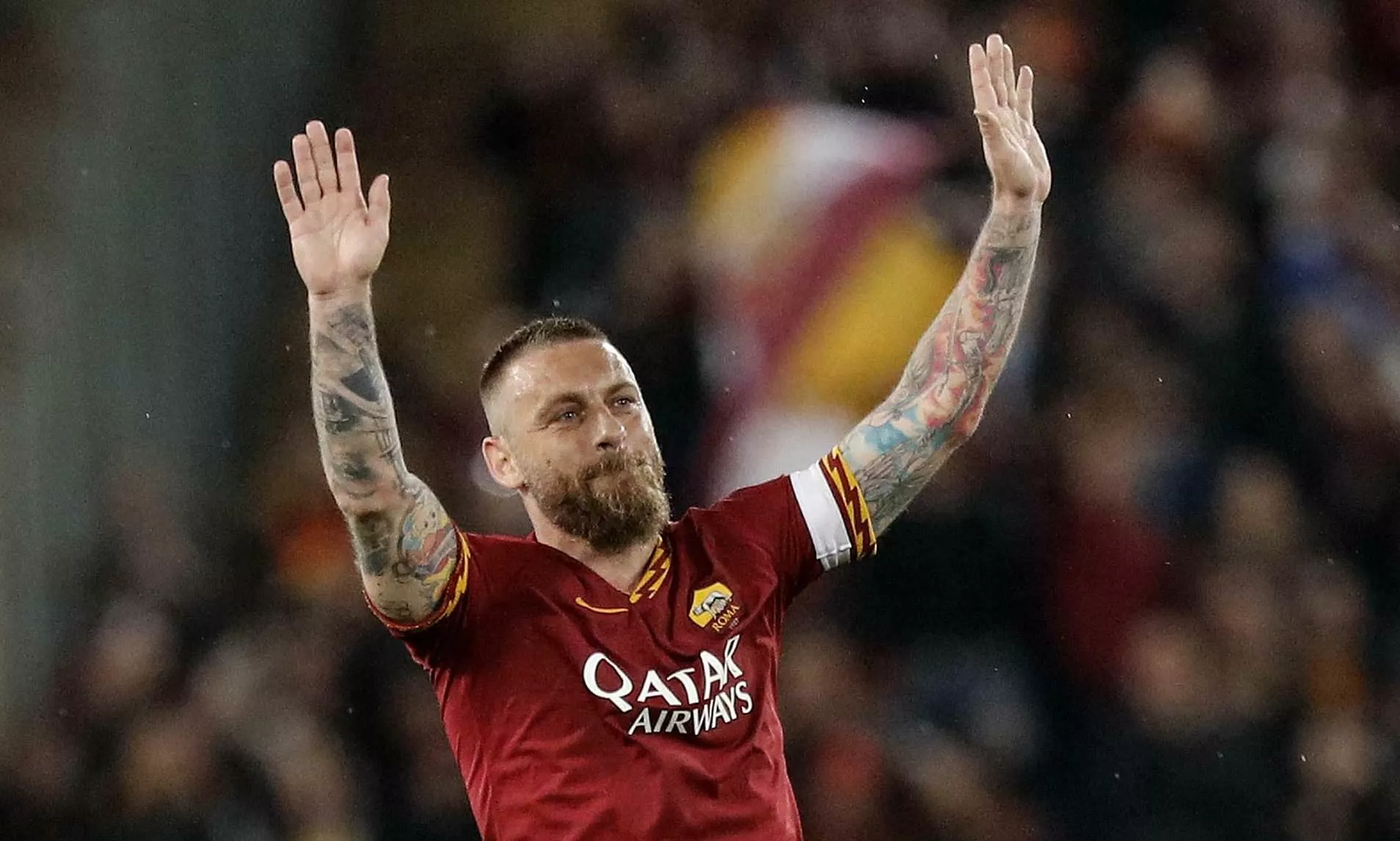 de rossi was substituted inside the final 10 minutes to a standing ovation as he bowed out 18 years after his senior debut for the club photo afp de rossi was substituted inside the final 10 minutes to a standing ovation as he bowed out 18 years after his senior debut for the club photo afp