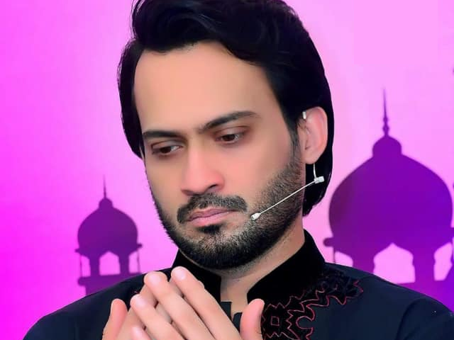 photo waqar zaka facebook