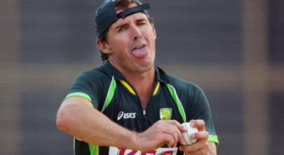 brad hogg criticises amir s inclusion in pakistan world cup squad
