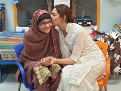 mahira khan fulfills cancer patient s wish mahira khan fulfills cancer patient s wish