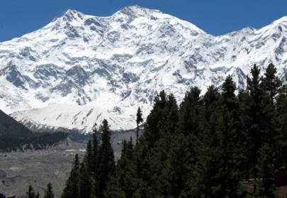 pakistan races to protect mountain villages from runaway glaciers
