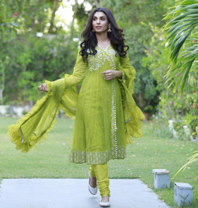 how to rock an angharka kameez this eid how to rock an angharka kameez this eid
