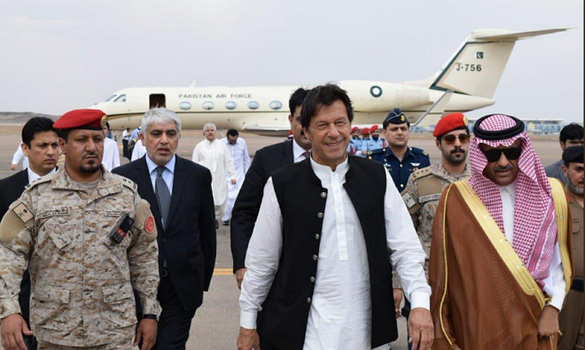 pm imran khan reaches madina photo courtesy radio pakistan