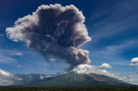 indonesia volcanic eruption kills three hikers officials