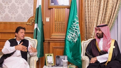 pm imran meets saudi crown prince on sidelines of oic summit pm imran meets saudi crown prince on sidelines of oic summit