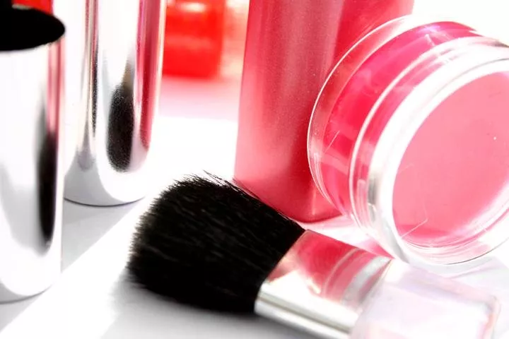 fbr sends notices to 500 unregistered beauty parlours in karachi photo express fbr sends notices to 500 unregistered beauty parlours in karachi photo express
