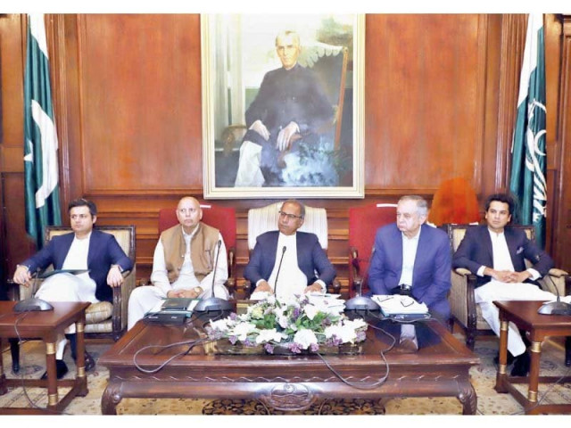 business community meets with punjab governor chaudhry muhammad sarwar adviser to pm on finance dr abdul hafeez shaikh adviser to pm on commerce abdul razak dawood and state revenue minister hammad azhar at the governor house photo app business community meets with punjab governor chaudhry muhammad sarwar adviser to pm on finance dr abdul hafeez shaikh adviser to pm on commerce abdul razak dawood and state revenue minister hammad azhar at the governor house photo app