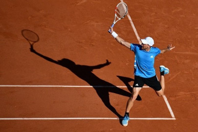 thiem rages at press conference eviction for serena