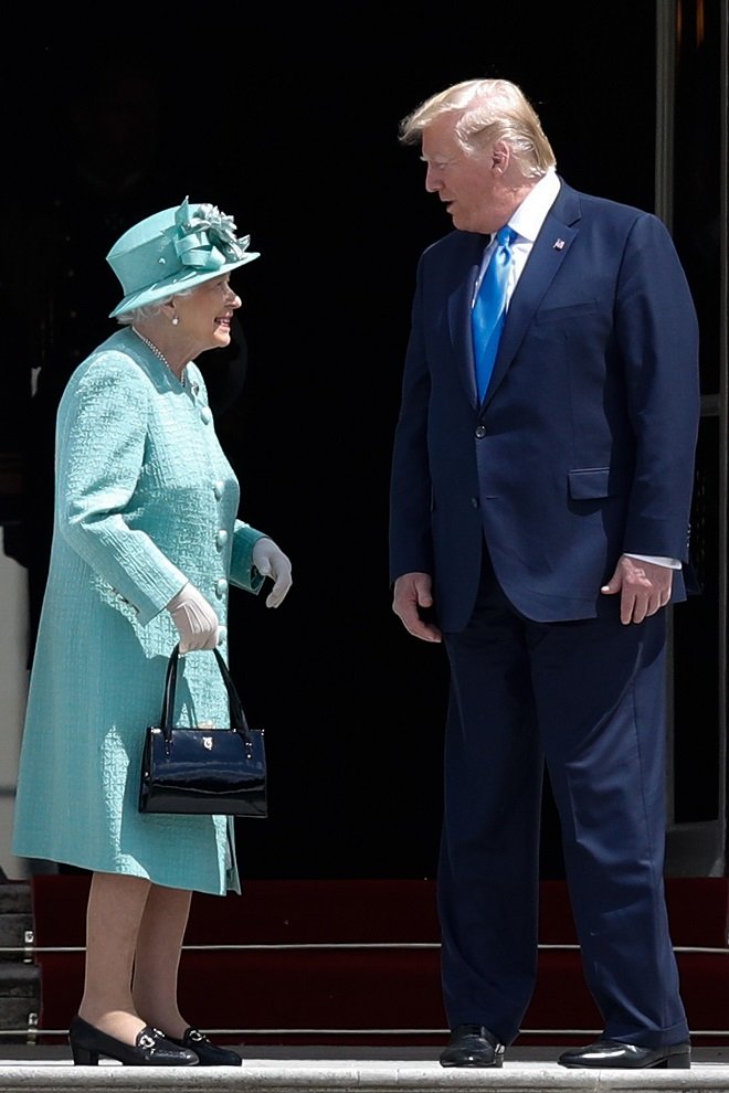 britain 039 s queen elizabeth ii l speaks with us president donald trump r during a welcome ceremony photo afp