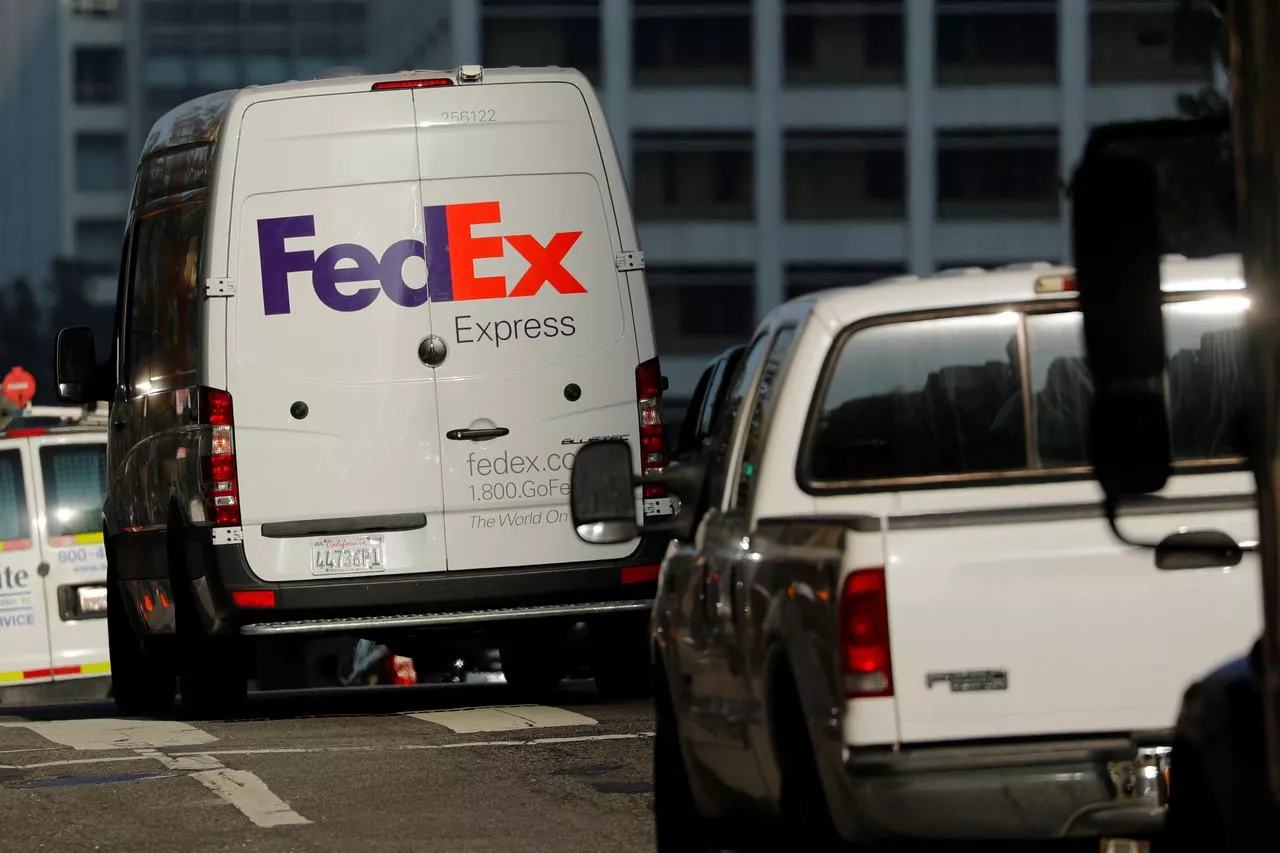 a federal express delivery truck is shown in downtown los angeles california us photo reuters a federal express delivery truck is shown in downtown los angeles california us photo reuters
