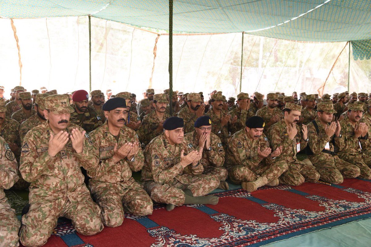 army chief offers eid prayers with officers and men posted at the loc photo ispr