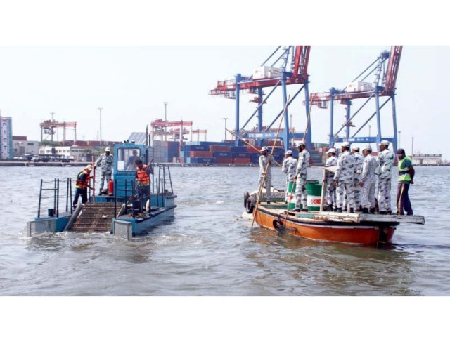 pakistan navy conducts harbour cleaning campaign on world ocean day on saturday photo pr pakistan navy conducts harbour cleaning campaign on world ocean day on saturday photo pr
