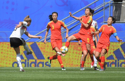 germany spain open world cup with tense wins as norway cruise