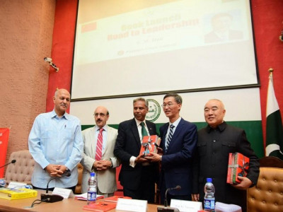 pakistan rejects trade or new cold wars with china mushahid