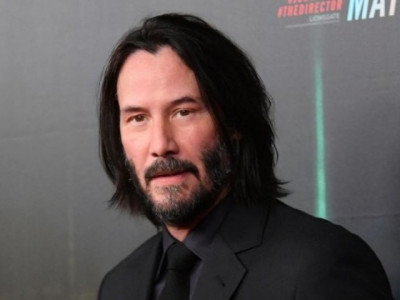 keanu reeves viral video prompts jokes about secret side hustle keanu reeves viral video prompts jokes about secret side hustle