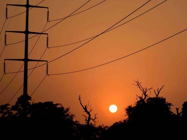 people suffer from prolonged power cuts amid hot weather in karachi