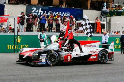 toyota locks out le mans front row