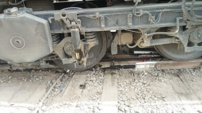 cargo train derails near rohri