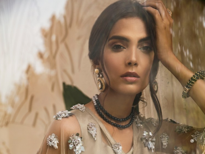 i m not a pearlescent white skinned girl i m dusky and bronze mushk kaleem i m not a pearlescent white skinned girl i m dusky and bronze mushk kaleem