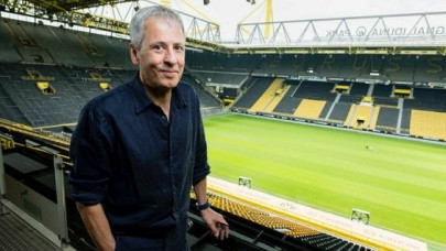 dortmund coach favre extends contract