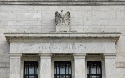 fed likely to leave rates steady despite market outlook and trump demands